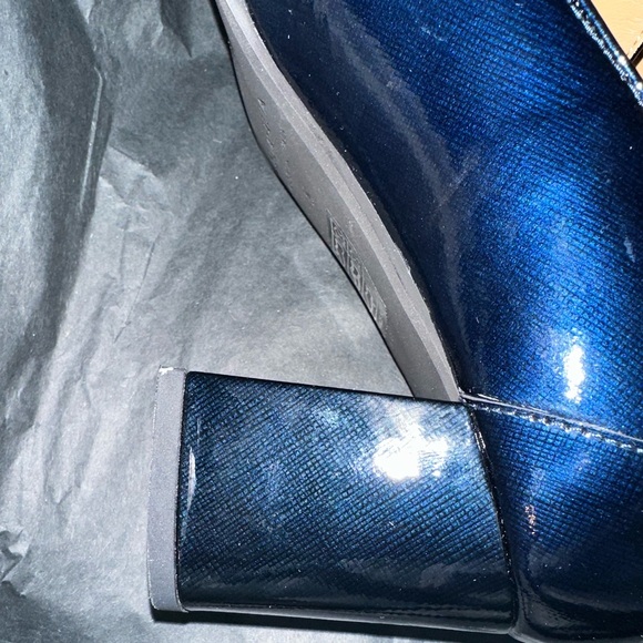 Gorgeous Aquatalia Michelle Patent Saffiano pumps - Picture 2 of 14